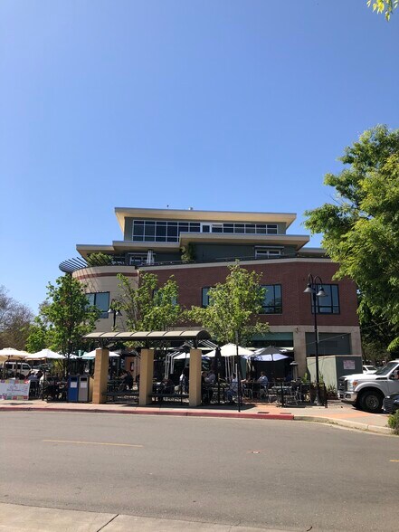 801-803 2nd St, Davis, CA à louer - Photo de l’immeuble – Image 2 sur 12