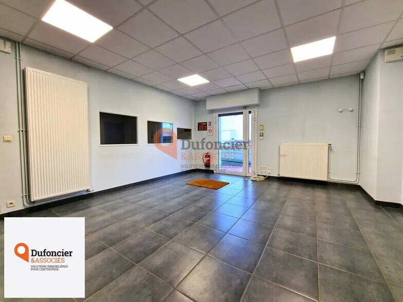 Local d'activités dans Poitiers à vendre - Photo intérieure – Image 2 sur 7