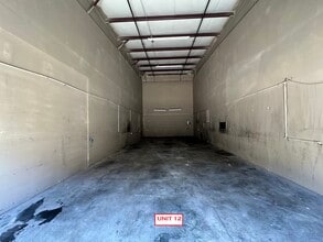 10881 Santa Fe Ave, Hesperia, CA à louer Photo intérieure– Image 1 sur 1