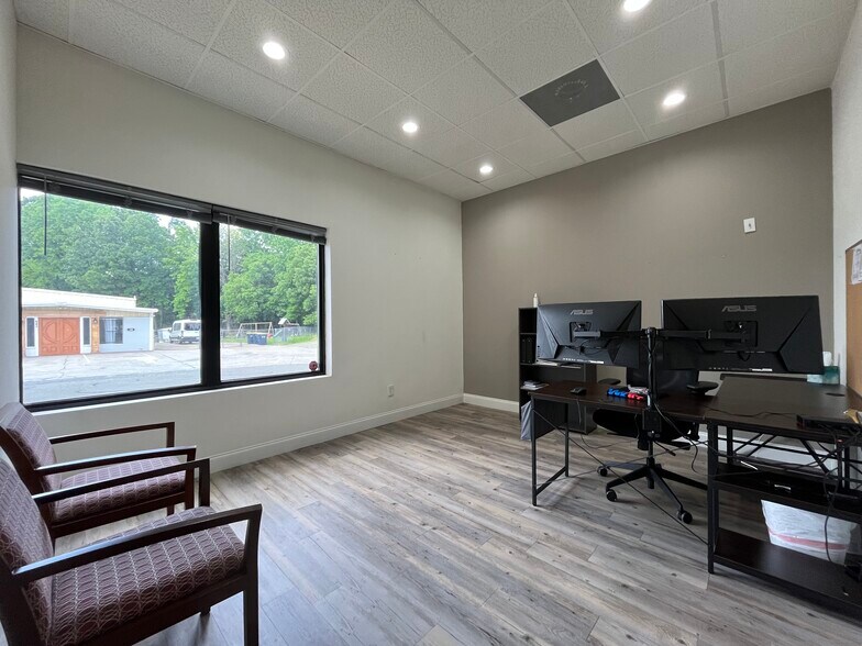 540 W 32nd St, Charlotte, NC à louer - Photo de l’immeuble – Image 3 sur 7
