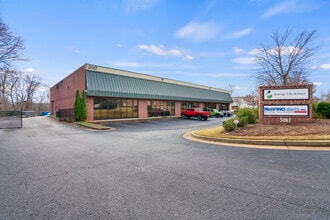 5067 Bristol Industrial Way, Buford, GA à louer Photo de l’immeuble– Image 1 sur 11