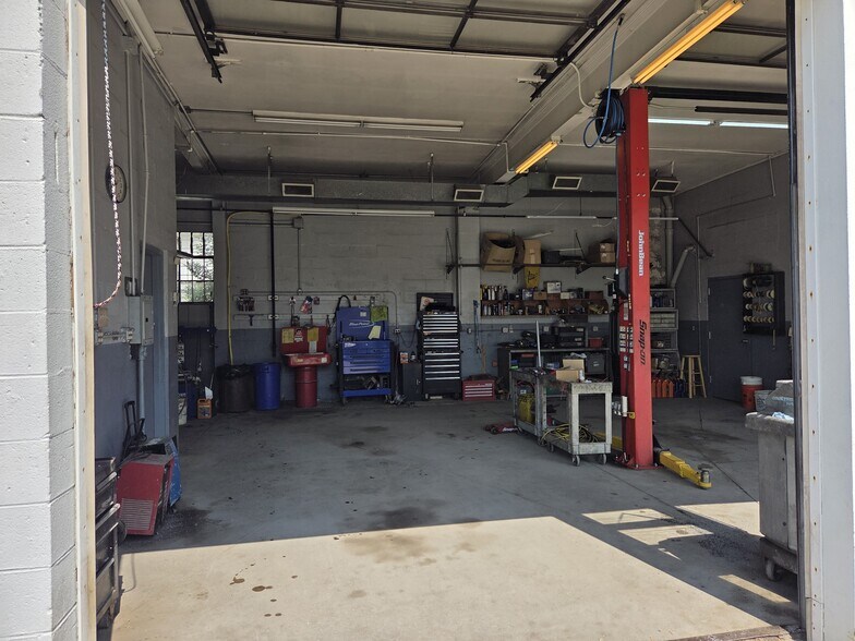 39 S Broadway St, Gloucester City, NJ à vendre - Photo de l’immeuble – Image 2 sur 21