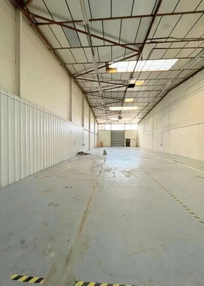 Local d’activités dans Coignières à louer - Photo intérieure – Image 2 sur 10