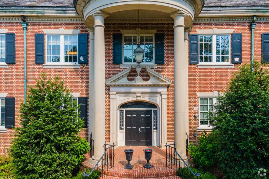 40 Morris Ave, Bryn Mawr, PA à louer - Photo de l’immeuble – Image 2 sur 5