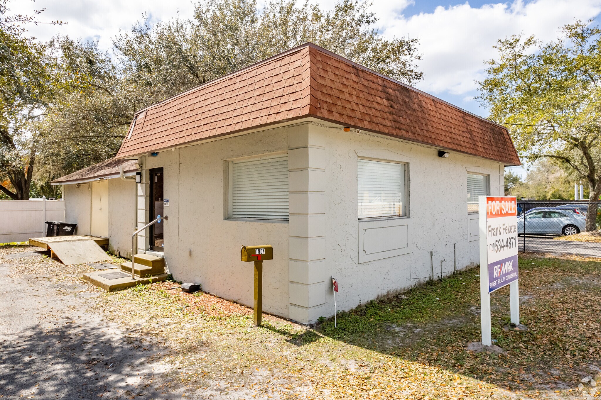 1904 W Waters Ave, Tampa, FL à vendre Photo de l’immeuble– Image 1 sur 23