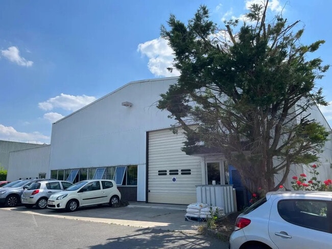 Plus de détails pour 7-11 Rue De L'Equerre, SAINT-OUEN-L'AUMONE - Bureau, Local d'activités à louer