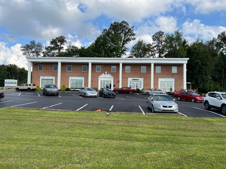 4764 Us-30 East, Greensburg, PA à louer - Photo de l’immeuble – Image 1 sur 8