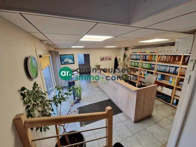 Plus de détails pour Local d’activités à vendre