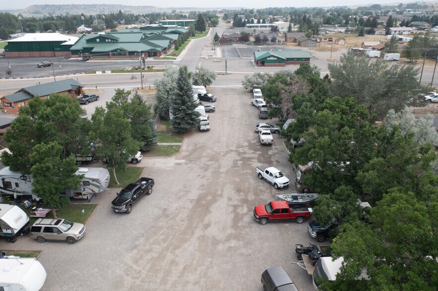 300 W Main St, Ennis, MT à vendre - Photo de l’immeuble – Image 3 sur 15