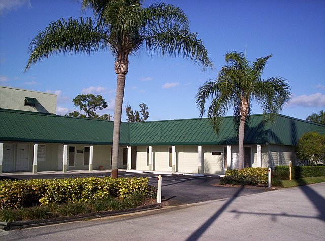 611 SW Federal Hwy, Stuart, FL à vendre - Photo de l’immeuble – Image 2 sur 22