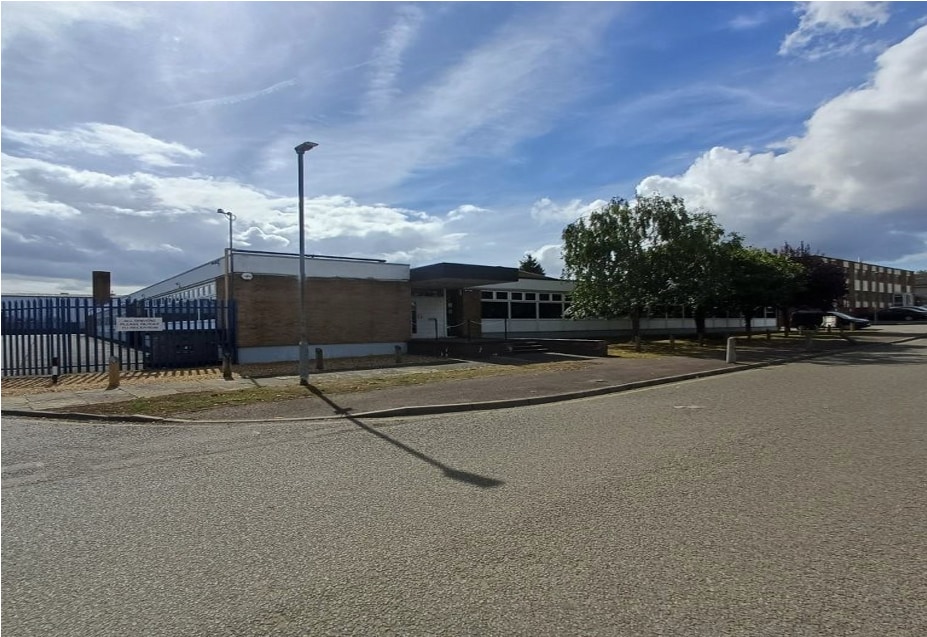 12-14 Edmonds Close, Wellingborough à louer Photo de l’immeuble– Image 1 sur 10