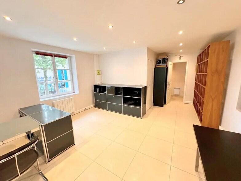 Bureau dans Saint-Nom-la-Bretèche à louer - Photo intérieure – Image 2 sur 8