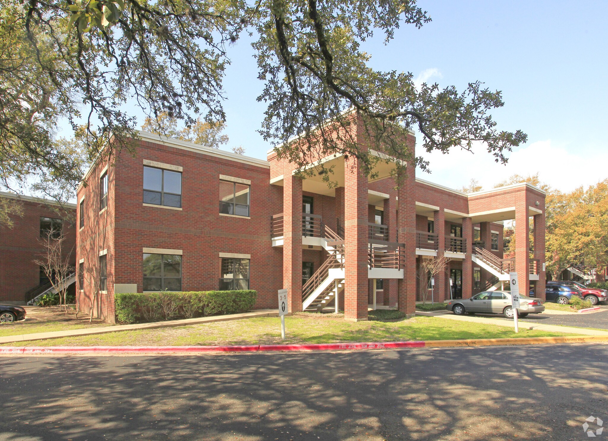 11824 Jollyville Rd, Austin, TX à louer Photo principale– Image 1 sur 26