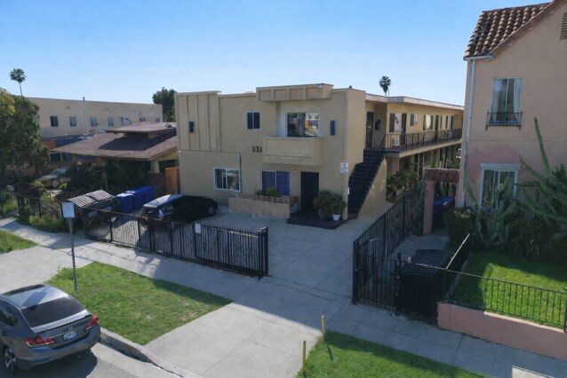 1193 N Ardmore Ave, Los Angeles, CA à vendre Photo principale– Image 1 sur 6