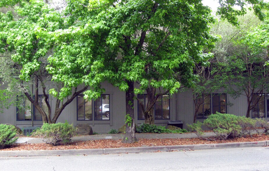 100 Brush Creek Rd, Santa Rosa, CA à louer - Photo de l’immeuble – Image 3 sur 6
