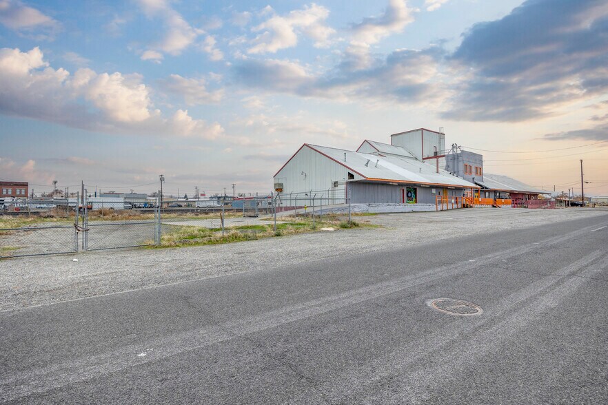 206 N Benton St, Kennewick, WA à louer - Photo de l’immeuble – Image 3 sur 28