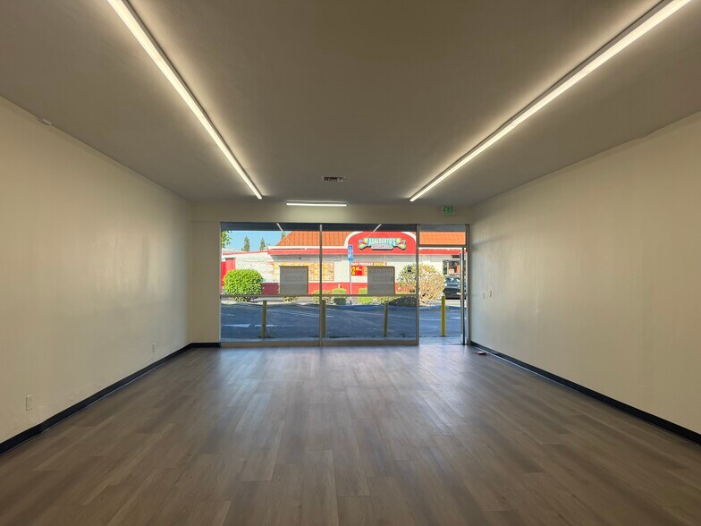 5453-5465 Del Amo Blvd, Lakewood, CA à louer - Photo de l’immeuble – Image 2 sur 11