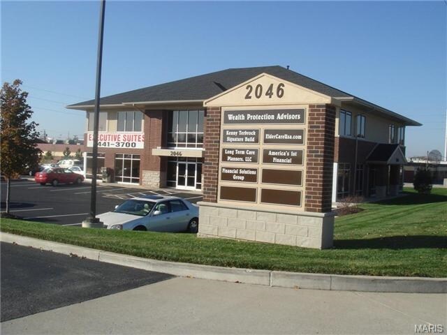 2046 Queens Brooke Blvd, Saint Peters, MO à louer Photo principale– Image 1 sur 8
