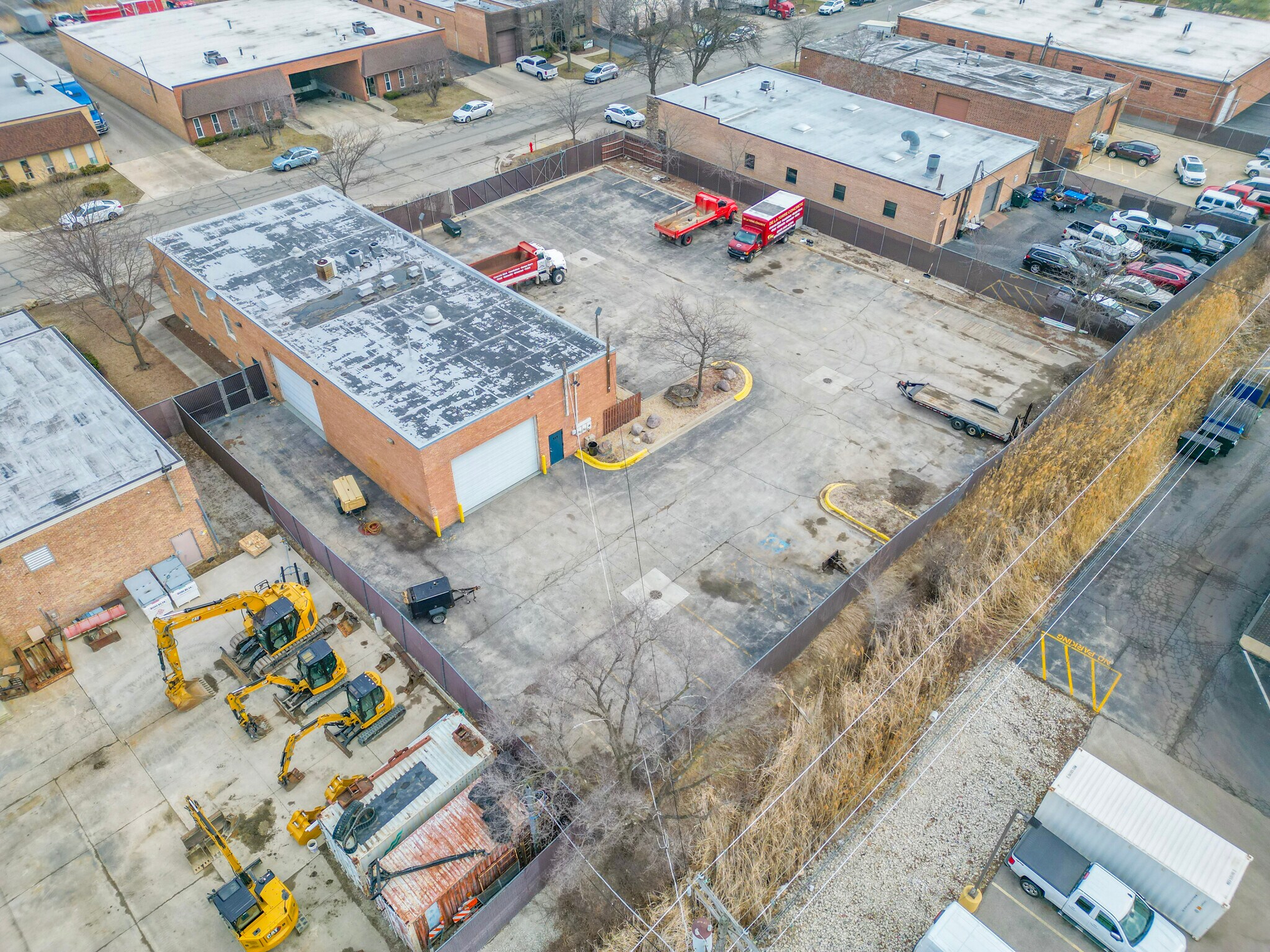 515 W Lunt Ave, Schaumburg, IL à louer Photo principale– Image 1 sur 11