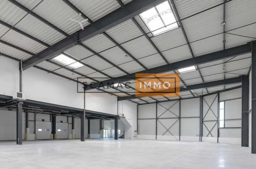 Local d'activités dans Vaires-sur-Marne à vendre - Photo de l’immeuble – Image 1 sur 4