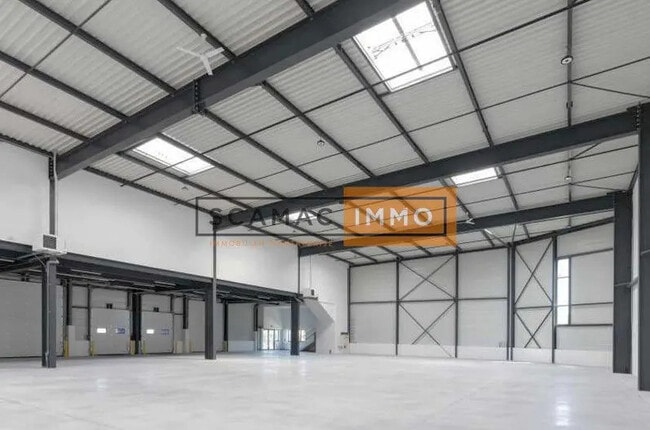 Plus de détails pour Local d’activités à vendre