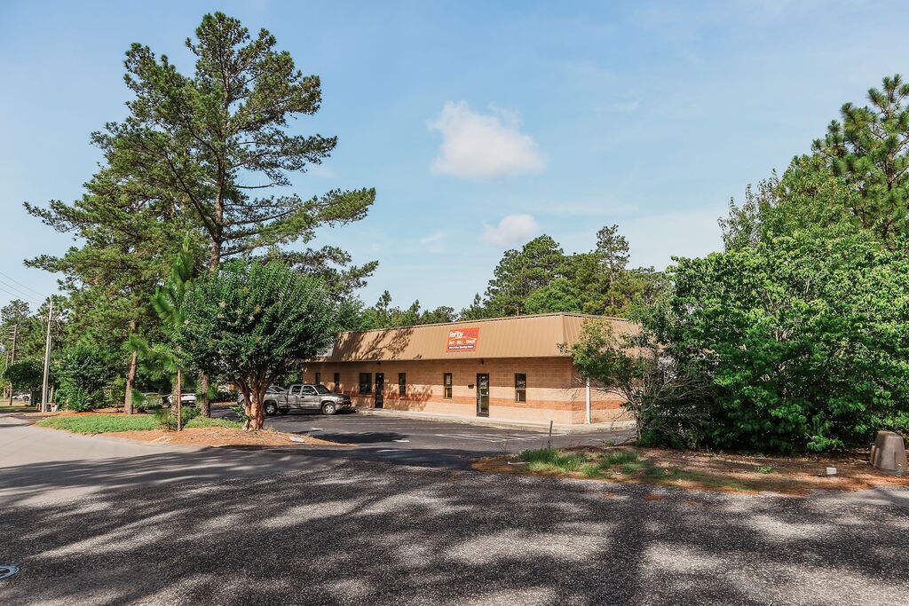 173 Davis St, Southern Pines, NC à vendre Photo de l’immeuble– Image 1 sur 19