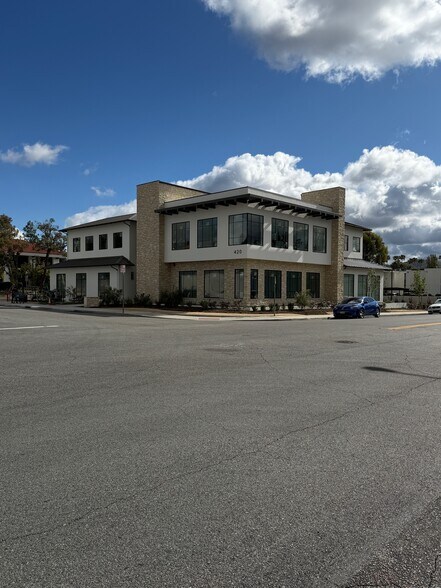 420 Pennsfield Pl, Thousand Oaks, CA à louer - Photo de l’immeuble – Image 3 sur 5