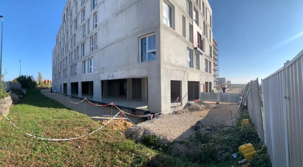 Local commercial dans Saint-Apollinaire à vendre Photo de la construction– Image 1 sur 10