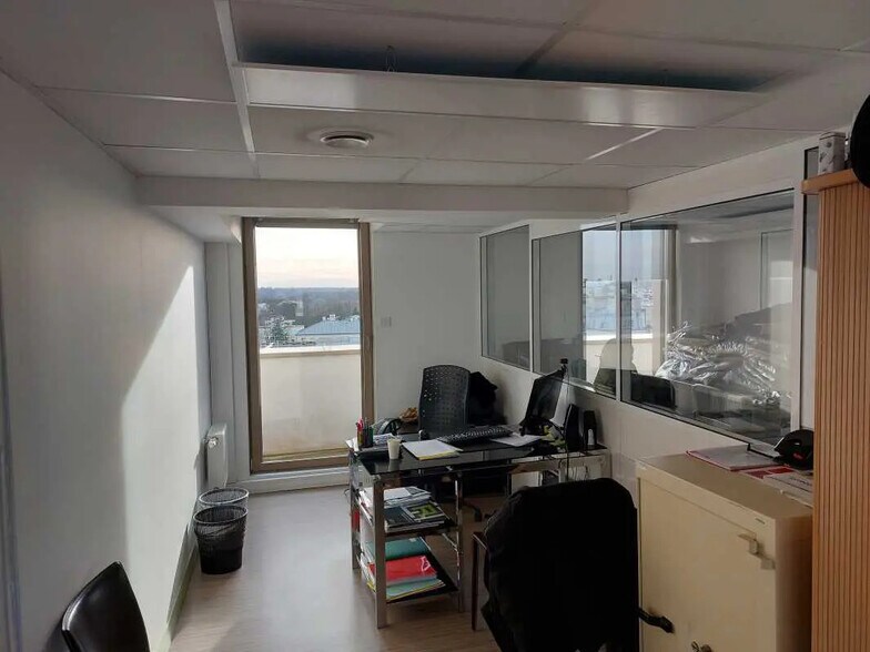 Bureau dans Vincennes à louer - Photo de l’immeuble – Image 2 sur 10