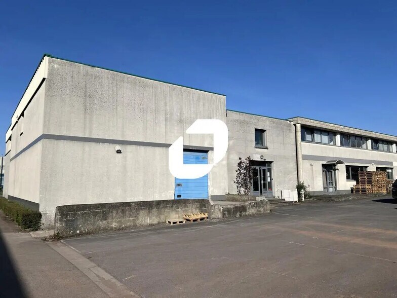 Local d’activités dans Tourcoing à louer - Photo de l’immeuble – Image 1 sur 11