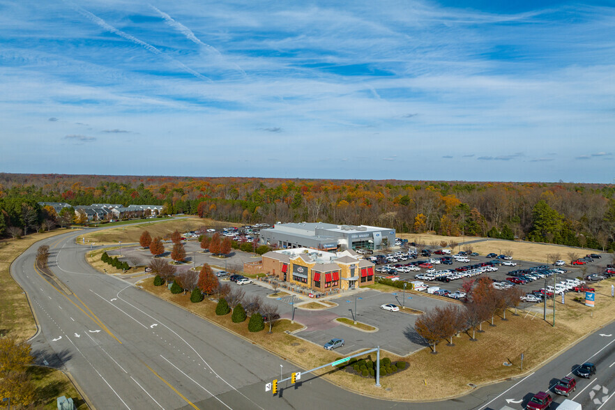 8100 Creighton Pky, Mechanicsville, VA à vendre - Aérien – Image 2 sur 2
