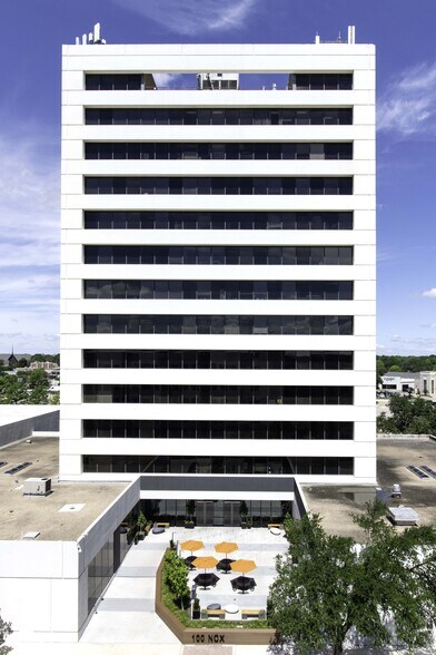 100 N Central Expy, Richardson, TX à louer - Photo de l’immeuble – Image 3 sur 20