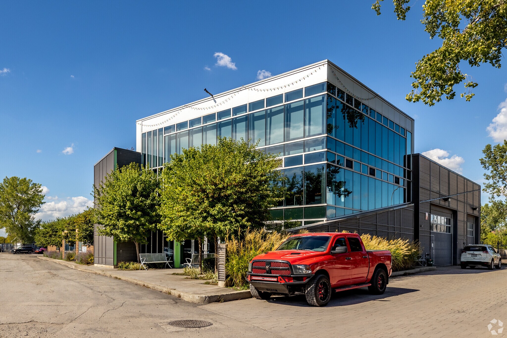 4303-4311 Rue Hogan, Montréal, QC à vendre Photo principale– Image 1 sur 5