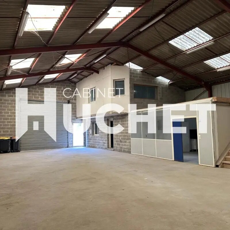 Local d'activités dans DOUVRES-LA-DÉLIVRANDE à vendre Photo de l’immeuble– Image 1 sur 4