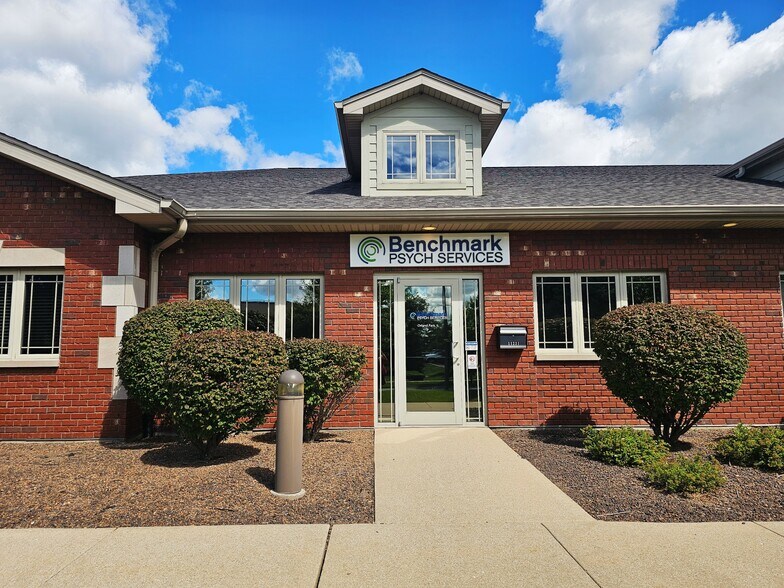 11227-11233 W Distinctive Dr, Orland Park, IL à vendre - Photo de l’immeuble – Image 1 sur 8