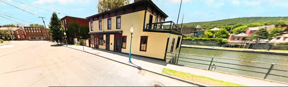 16 N Williams St, Whitehall, NY à vendre - Photo de l’immeuble – Image 2 sur 9