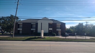 1228 N Logan St, Texas City, TX à louer Photo intérieure– Image 2 sur 18