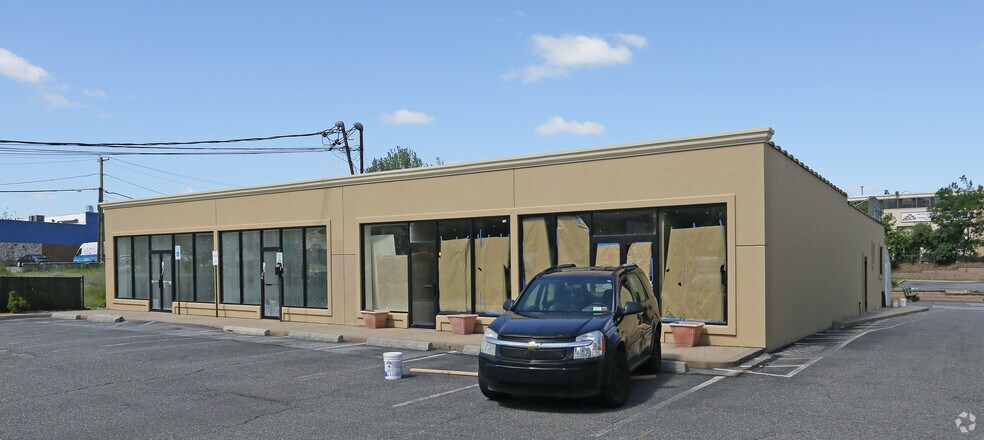 346-352 Wheeler Rd, Hauppauge, NY à louer - Photo principale – Image 1 sur 7