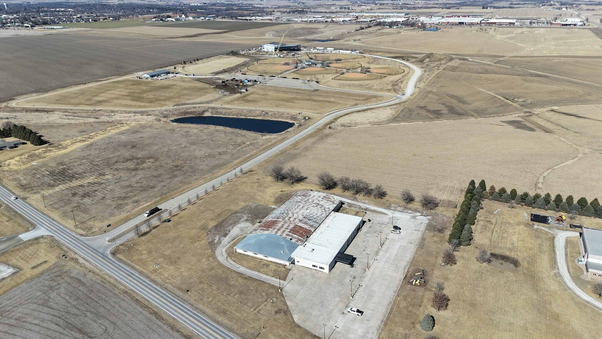 2485 E Highway 163, Pella, IA à louer Photo principale– Image 1 sur 12