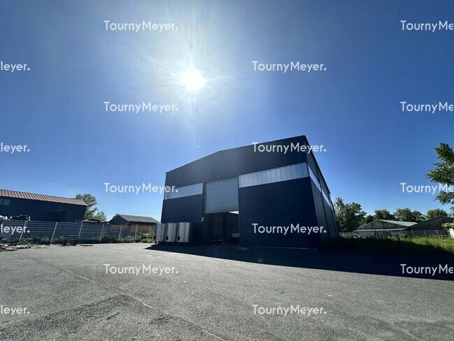 Plus de détails pour Local d’activités à vendre