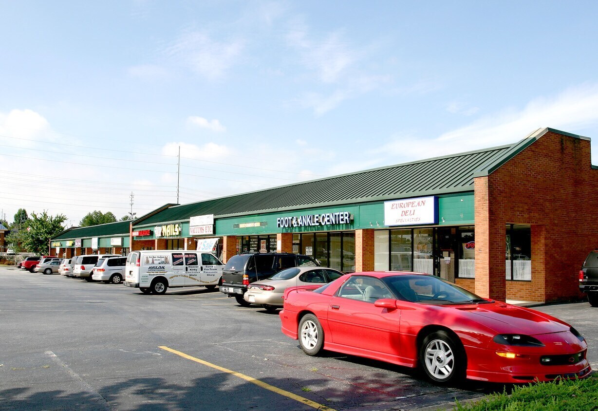9550 Main St, Woodstock, GA à louer Photo de l’immeuble– Image 1 sur 2