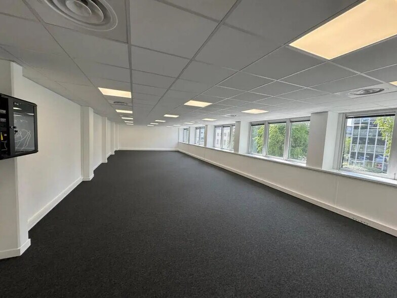 Bureau dans Vélizy-Villacoublay à louer - Photo de l’immeuble – Image 3 sur 4