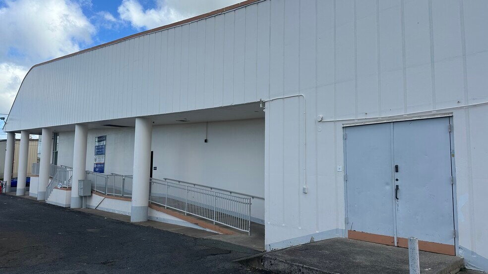2200 Kamehameha Hwy, Honolulu, HI à louer - Photo de l’immeuble – Image 2 sur 12