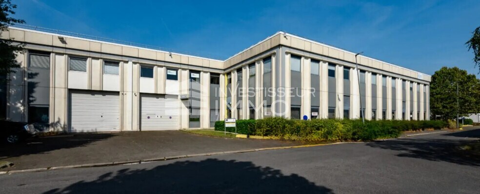 Local d’activités dans Gennevilliers à louer - Photo de l’immeuble – Image 1 sur 3