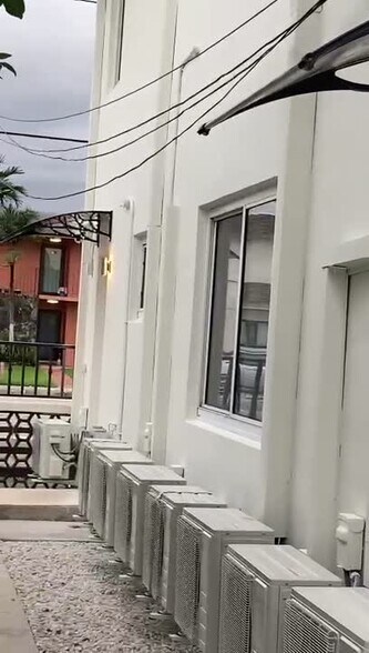 251 NW 57th Ave, Miami, FL à vendre - Vidéo sur l’annonce professionnelle – Image 2 sur 20
