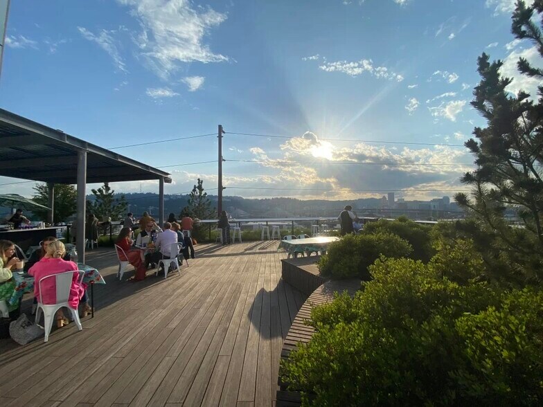 959 SE Division St, Portland, OR à louer - Photo de l’immeuble – Image 3 sur 19