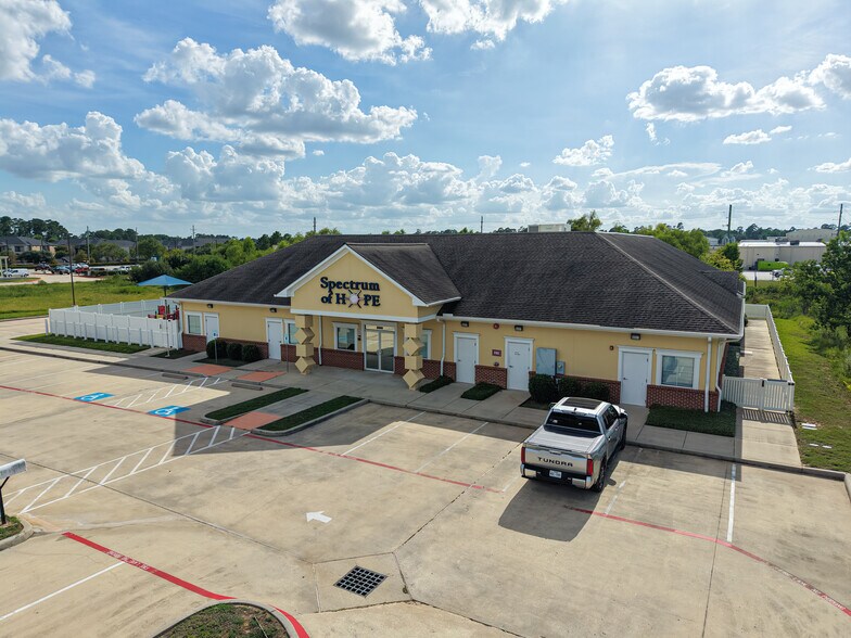 33043 Egypt Ln, Magnolia, TX à vendre - Photo de l’immeuble – Image 2 sur 21