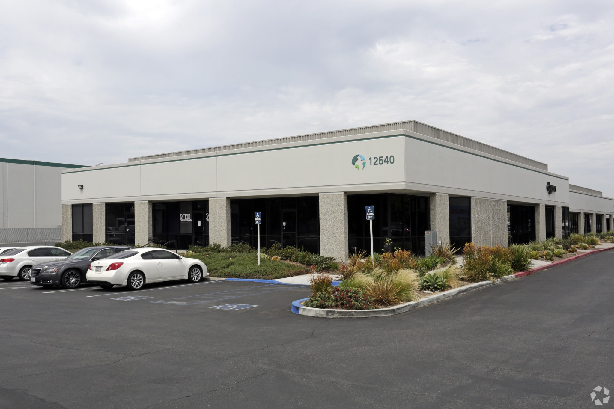12540 Slauson Ave, Santa Fe Springs, CA à louer Photo principale– Image 1 sur 4