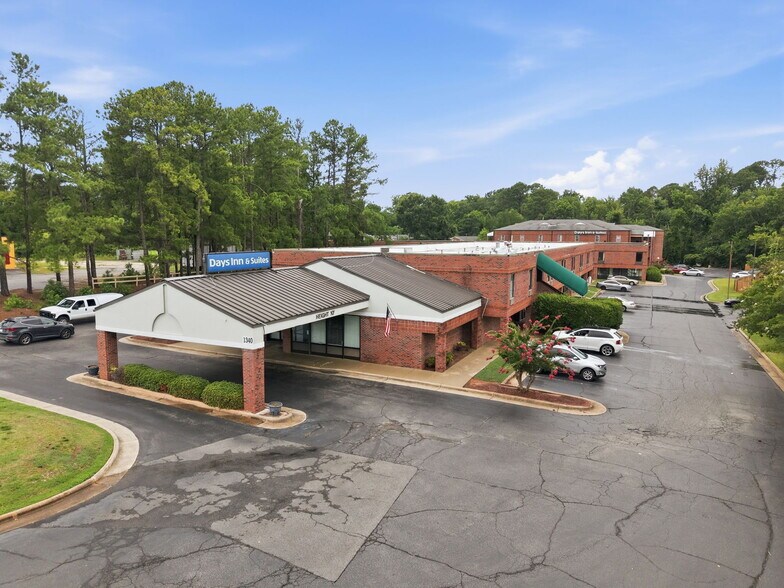 1340 N Wesleyan Blvd, Rocky Mount, NC à vendre - Photo de l’immeuble – Image 3 sur 9