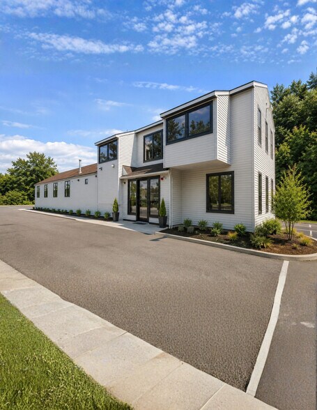 20 Taylor St, Littleton, MA à louer - Photo principale – Image 1 sur 10
